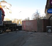 Joni&scaron;kio biblioteką taranavo konteineris