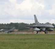 NATO bazėje nusileido &scaron;e&scaron;i Portugalijos naikintuvai F-16