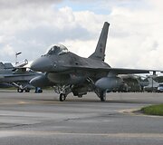 NATO bazėje nusileido &scaron;e&scaron;i Portugalijos naikintuvai F-16