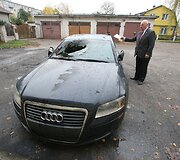 &Scaron;iauliuose suple&scaron;kintas &bdquo;Audi&ldquo; limuzinas