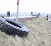 Joni&scaron;kio aplinkkelyje naktį per avariją žuvo jaunas vairuotojas