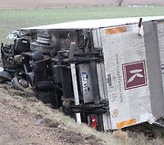 Joni&scaron;kio aplinkkelyje naktį per avariją žuvo jaunas vairuotojas