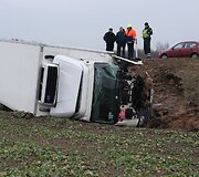 Joni&scaron;kio aplinkkelyje naktį per avariją žuvo jaunas vairuotojas