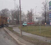 &Scaron;iauliuose sankryžoje susidūrė &bdquo;VW Golf&ldquo; ir &bdquo;Renault Scenic&ldquo;