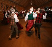 Kurtuvėnuose įvyko respublikinis tradicinių &scaron;okių festivalis &bdquo;Patrepsynė&ldquo;
