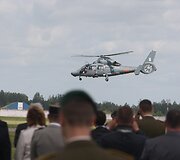 Visuomenei pristatytas sraigtasparnis &bdquo;Dauphin&ldquo;