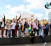Artėjant mokslo metų pradžiai &bdquo;Racing Ladies&ldquo; pildė vaikų svajones