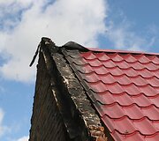 Jauna &scaron;eima po gaisro nenuleidžia rankų &ndash; nori atkurti savo namus