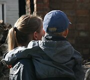 Jauna &scaron;eima po gaisro nenuleidžia rankų &ndash; nori atkurti savo namus