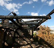 Jauna &scaron;eima po gaisro nenuleidžia rankų &ndash; nori atkurti savo namus