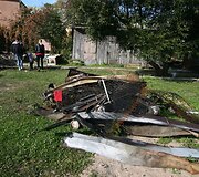 Jauna &scaron;eima po gaisro nenuleidžia rankų &ndash; nori atkurti savo namus