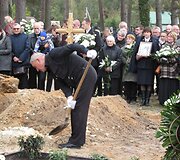 Radvili&scaron;kyje į paskutinę kelionę i&scaron;lydėta kraupioje avarijoje žuvusi ugniagesio &scaron;eima