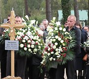 Radvili&scaron;kyje į paskutinę kelionę i&scaron;lydėta kraupioje avarijoje žuvusi ugniagesio &scaron;eima