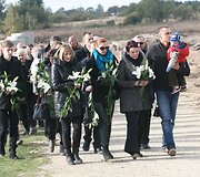 Radvili&scaron;kyje į paskutinę kelionę i&scaron;lydėta kraupioje avarijoje žuvusi ugniagesio &scaron;eima
