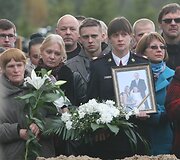 Radvili&scaron;kyje į paskutinę kelionę i&scaron;lydėta kraupioje avarijoje žuvusi ugniagesio &scaron;eima