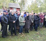 Galinos Dauguvietytės urna su palaikais liks po klevu senelių ir tėvų sodyboje