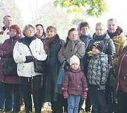 Galinos Dauguvietytės urna su palaikais liks po klevu senelių ir tėvų sodyboje