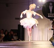 Jubiliejiniame &bdquo;Virus&ldquo; festivalyje &ndash; priblo&scaron;kiantis avangardinės mados &scaron;ou
