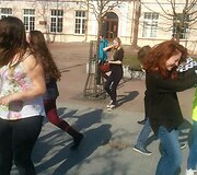 &Scaron;iaulių pėsčiųjų bulvare vyko pagalvių mū&scaron;is