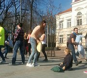 &Scaron;iaulių pėsčiųjų bulvare vyko pagalvių mū&scaron;is
