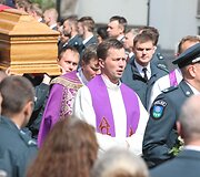 Tel&scaron;iai palydi žuvusį pareigūną Liudą &Scaron;imkų į paskutinę kelionę
