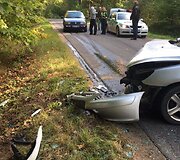 Kelyje į Dedeli&scaron;kes po &bdquo;Peugeot&ldquo; ir &bdquo;Toyota&ldquo; kaktomu&scaron;os sužalota keleivė