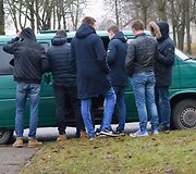 &Scaron;iaulių policija drausmino per pertraukas rūkančius paauglius