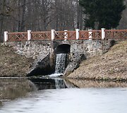 Plungės dvaro pa&scaron;onėje lietuvi&scaron;kas &bdquo;tadžmahalas&ldquo; skaičiuoja laiką