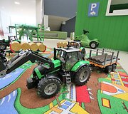 Naujausioje gamykloje voki&scaron;kas traktorius gimsta per 960 minučių