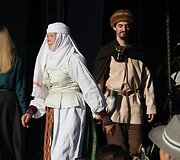 &Scaron;iauliuose &bdquo;Saulės žiedo&ldquo; festivalis vainikuotas ode tautiniam kostiumui