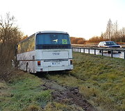 Netoli Kur&scaron;ėnų susidūrė autobusas ir mikroautobusas