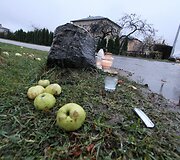 Pavojingos gatvės be &scaron;aligatvių