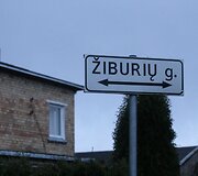 Pavojingos gatvės be &scaron;aligatvių