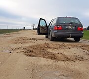 Po &scaron;ventinio lietaus žvyrkeliai virto kemsynais