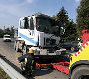 Raudondvaryje susidūrė sunkvežimiai