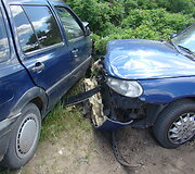 &bdquo;VW Golf&ldquo; ir &bdquo;Ford Mondeo&ldquo; avarija Varėnos rajone