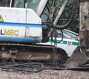 Ant kojų Vilniaus specialiąsias tarnybas sukėlė statybinio vibratoriaus dalis