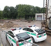Ant kojų Vilniaus specialiąsias tarnybas sukėlė statybinio vibratoriaus dalis