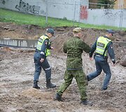 Ant kojų Vilniaus specialiąsias tarnybas sukėlė statybinio vibratoriaus dalis