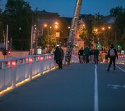 Supratimo apie &scaron;irdies nepakankamumą dieną Baltasis tiltas Vilniuje nusidažė raudonai