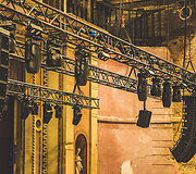 Po 30 metų atgimę teatro rūmai