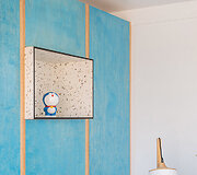 Nestandartinis interjeras gyvenamuosiuose konteineriuose ant marių kranto