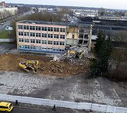 Griaunamas &bdquo;Panevėžio autobusų parkas&ldquo; administracijos pastatas 