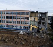 Griaunamas &bdquo;Panevėžio autobusų parkas&ldquo; administracijos pastatas 