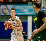 Lietuvos  moterų rinktinė ir Lietuvos jaunimo vaikinų (U16) rungtynių akimirka.