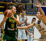 Lietuvos  moterų rinktinė ir Lietuvos jaunimo vaikinų (U16) rungtynių akimirka. Laura Ju&scaron;kaitė