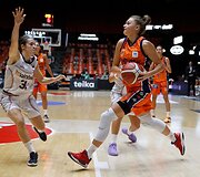 Laura Ju&scaron;kaitė &scaron;į sezoną atstovauja &bdquo;Valencia&ldquo; komandai.