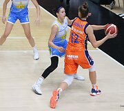Laura Ju&scaron;kaitė &scaron;į sezoną atstovauja &bdquo;Valencia&ldquo; komandai.