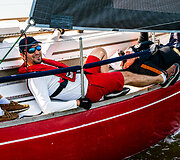 54-oji &bdquo;Kur&scaron;ių marių regata&ldquo; startavo su silpno vėjo i&scaron;&scaron;ūkiais ir komplikuotomis buriavimo sąlygomis.