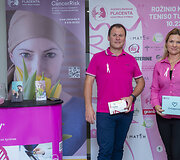 Rožinio kaspino teniso turnyras, kurio tikslas &ndash; i&scaron;reik&scaron;ti palaikymą krūties vėžiu sergančioms moterims.